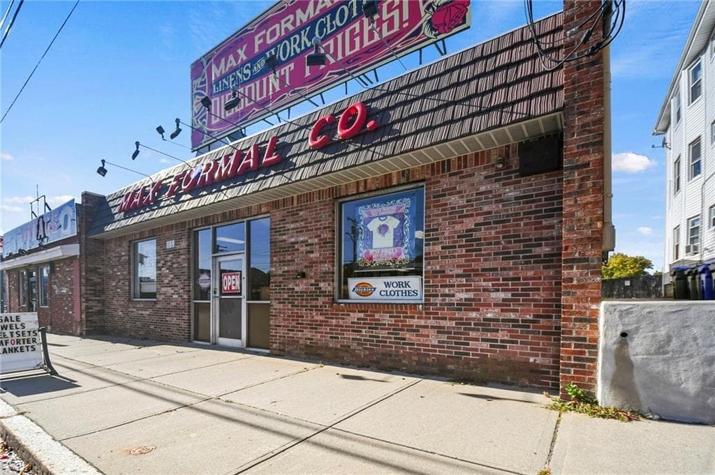 1158 1166 1172 N. Main and 81 Nashua Street photo 2