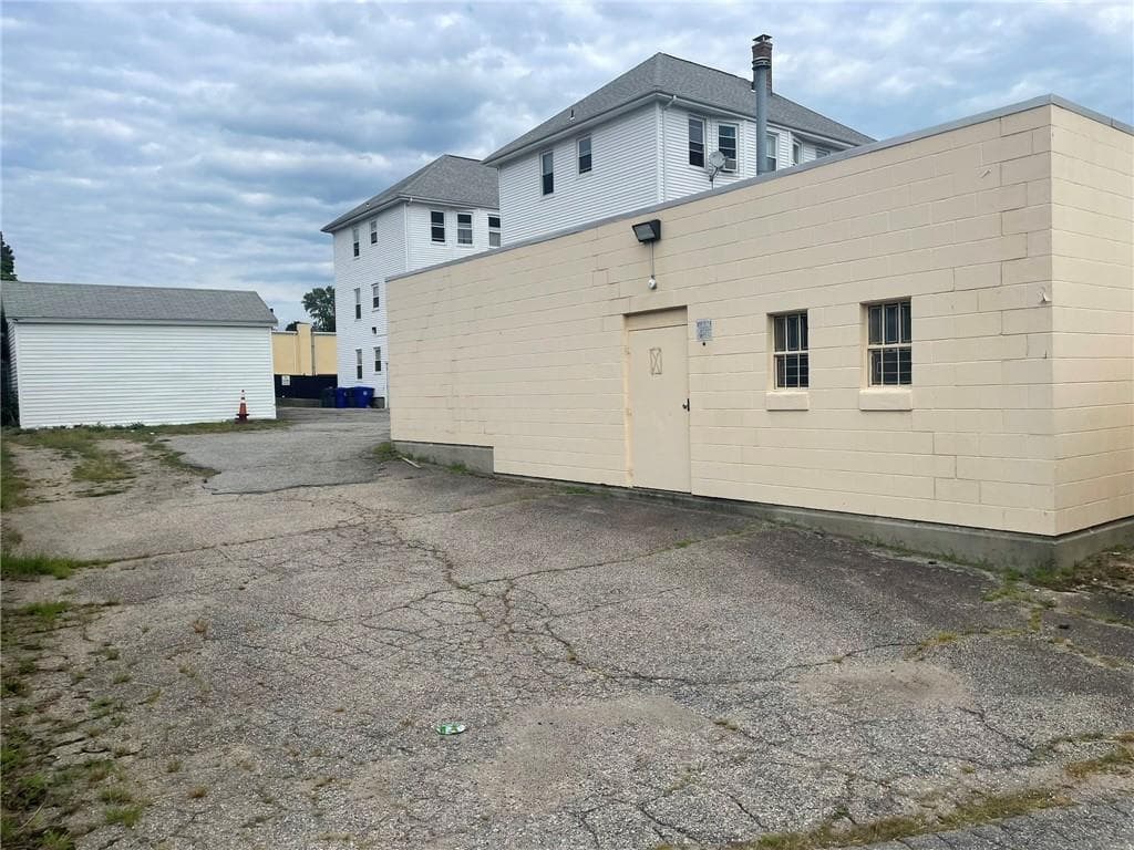 1158 1166 1172 N. Main and 81 Nashua Street photo 24