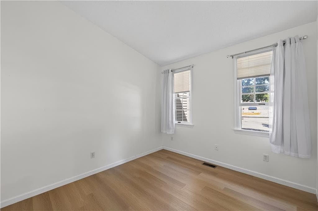 735 Willett Avenue UNIT 305 photo 24