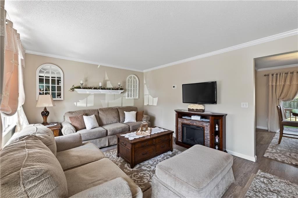 735 Willett Avenue UNIT 305 photo 4