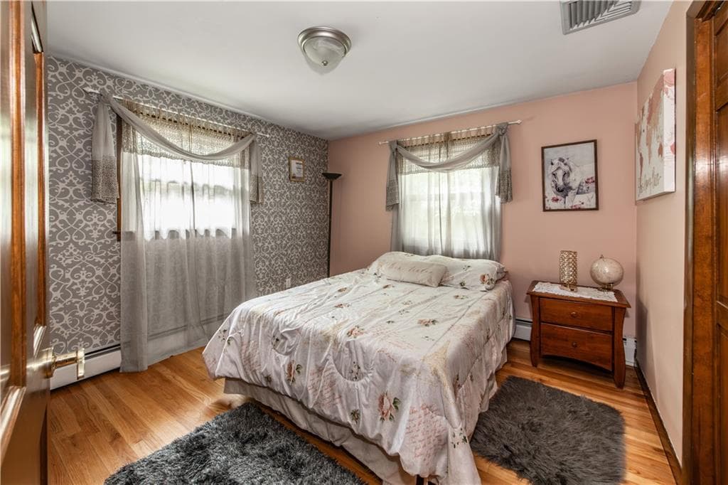 136 Jenckes Hill Road photo 17