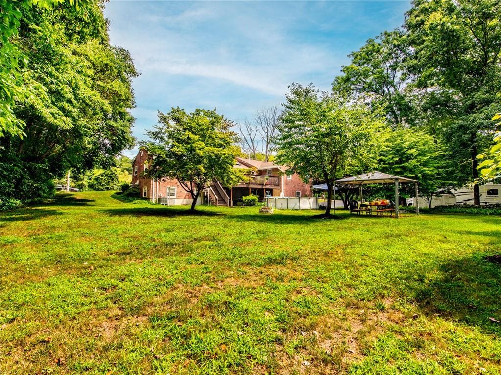 136 Jenckes Hill Road photo 15