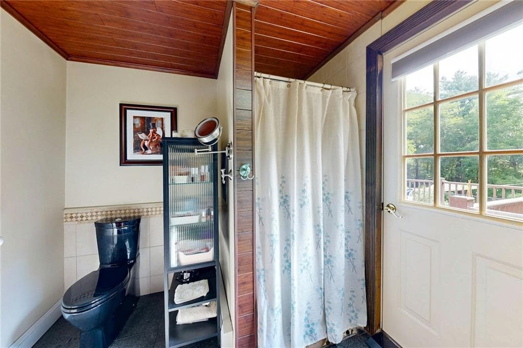 Single Family Residence at 35 Job Drive, Richmond, photo 17 of 50