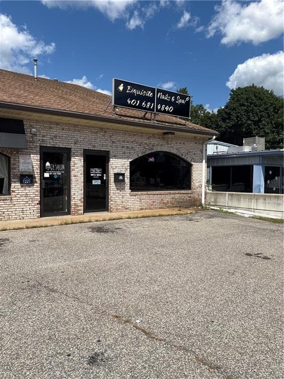 2067 West Shore Road