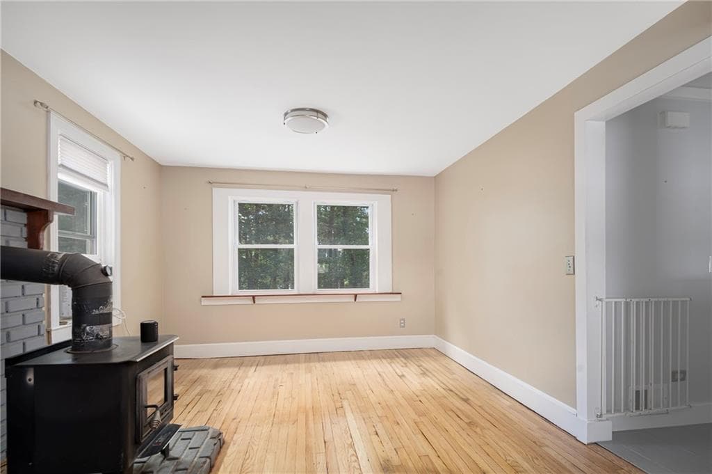 Single Family Residence at 22 Robbins Drive, Coventry, photo 10 of 28