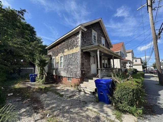 Single Family Residence at 397 Metacom Avenue, Warren, photo 3 of 4