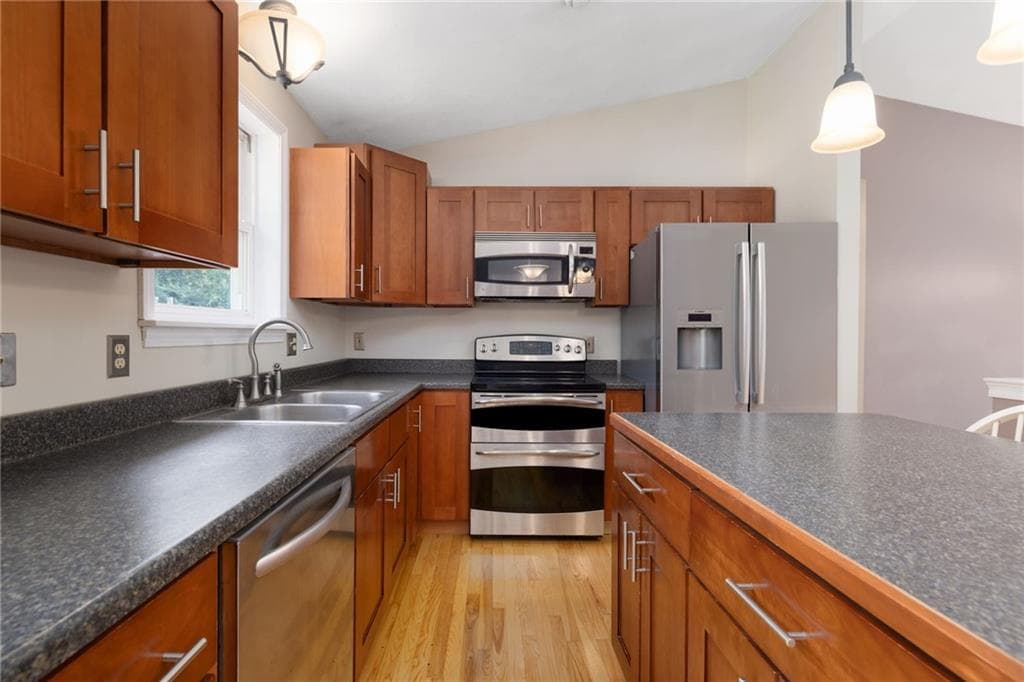 Single Family Residence at 58 Baker Pines Road, Richmond, photo 14 of 43