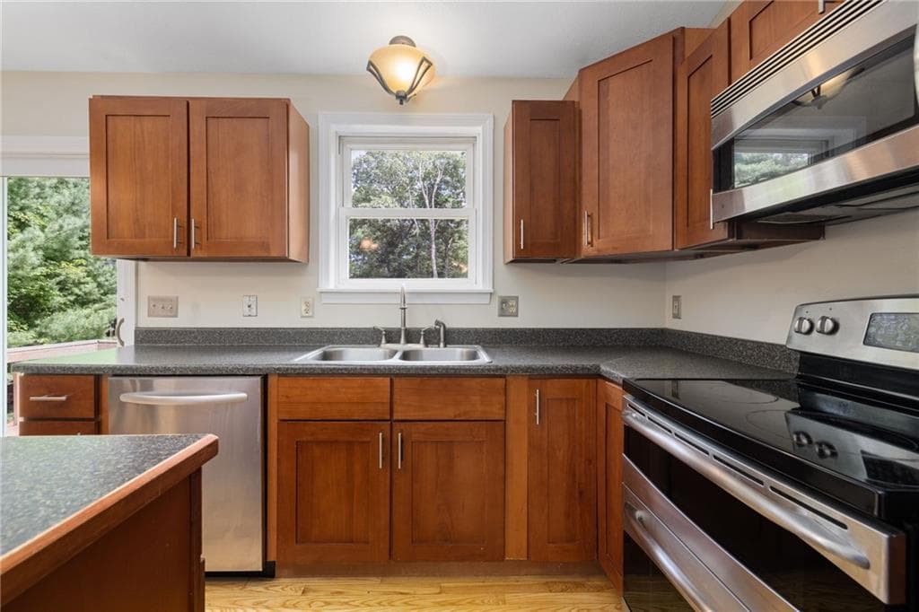 Single Family Residence at 58 Baker Pines Road, Richmond, photo 15 of 43