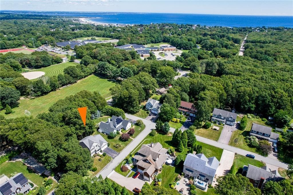 Single Family Residence at 9 Jessica Lane, Narragansett, photo 5 of 39