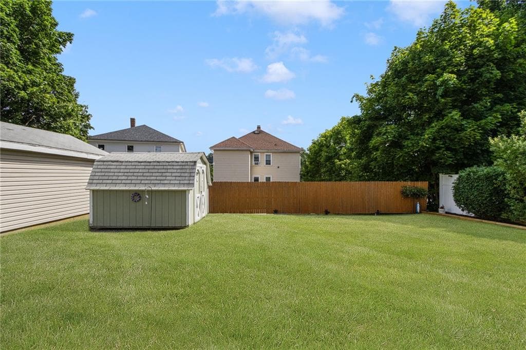 19 Bouvier Avenue photo 50