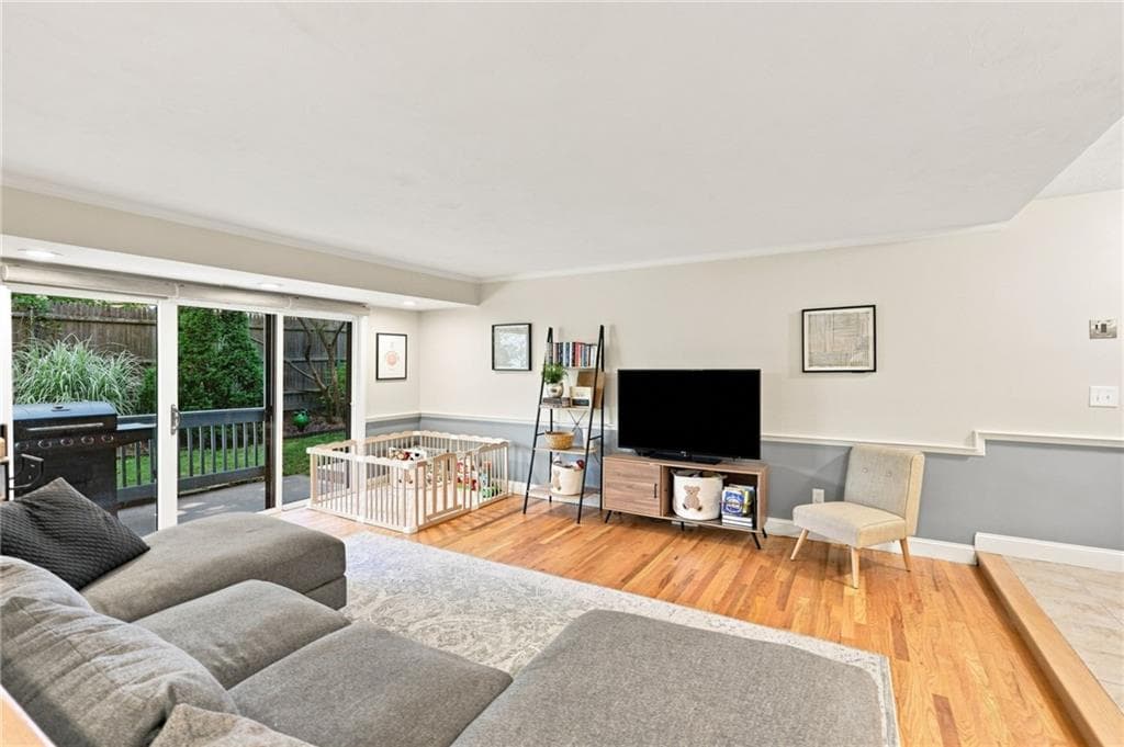 Condominium at 125 Van Zandt Avenue UNIT 201, Newport, photo 6 of 47