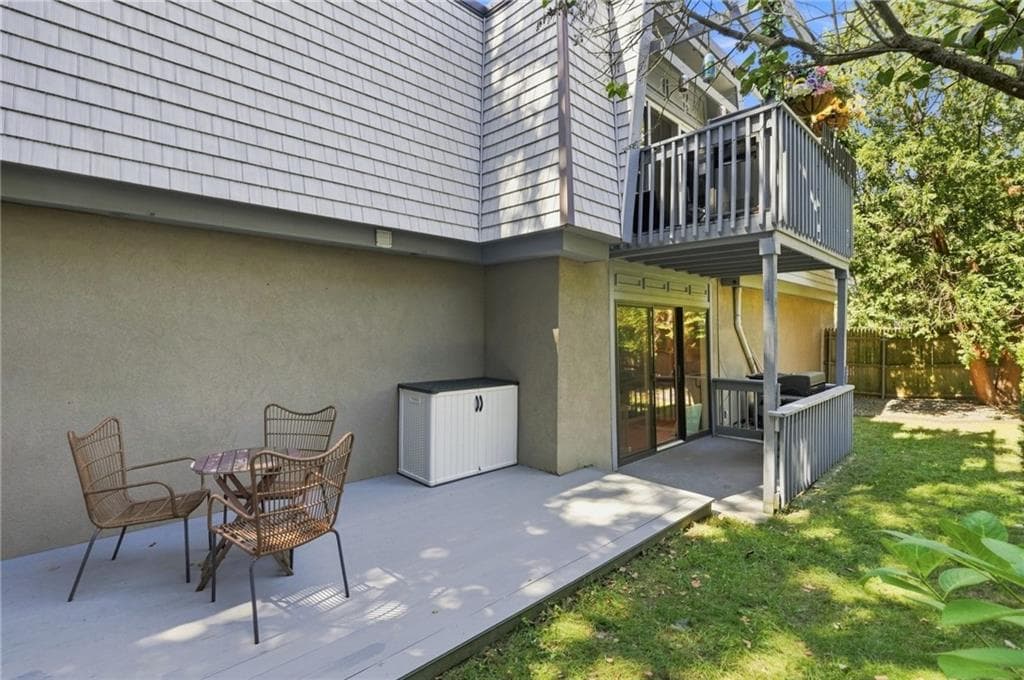 Condominium at 125 Van Zandt Avenue UNIT 201, Newport, photo 43 of 47