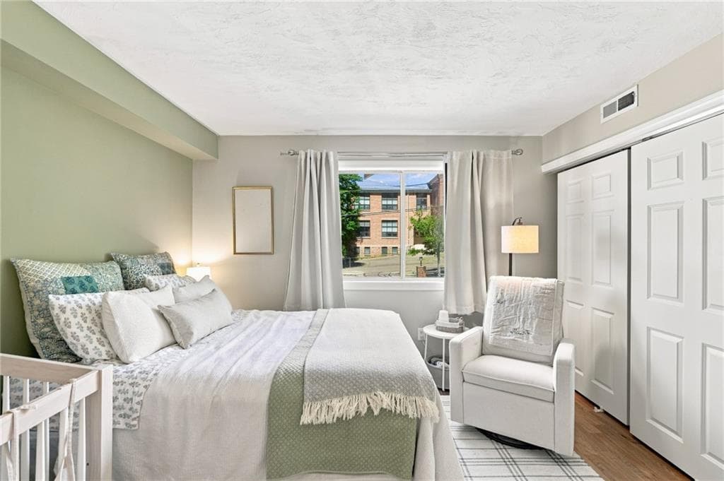 Condominium at 125 Van Zandt Avenue UNIT 201, Newport, photo 26 of 47