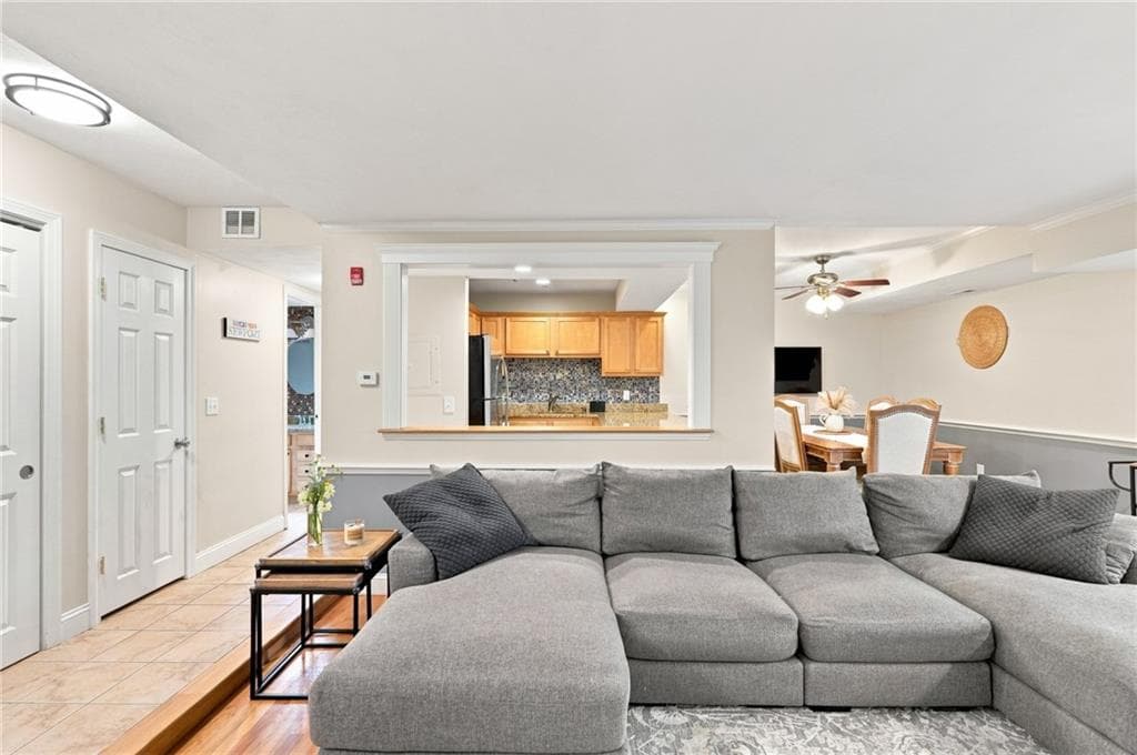 Condominium at 125 Van Zandt Avenue UNIT 201, Newport, photo 7 of 47