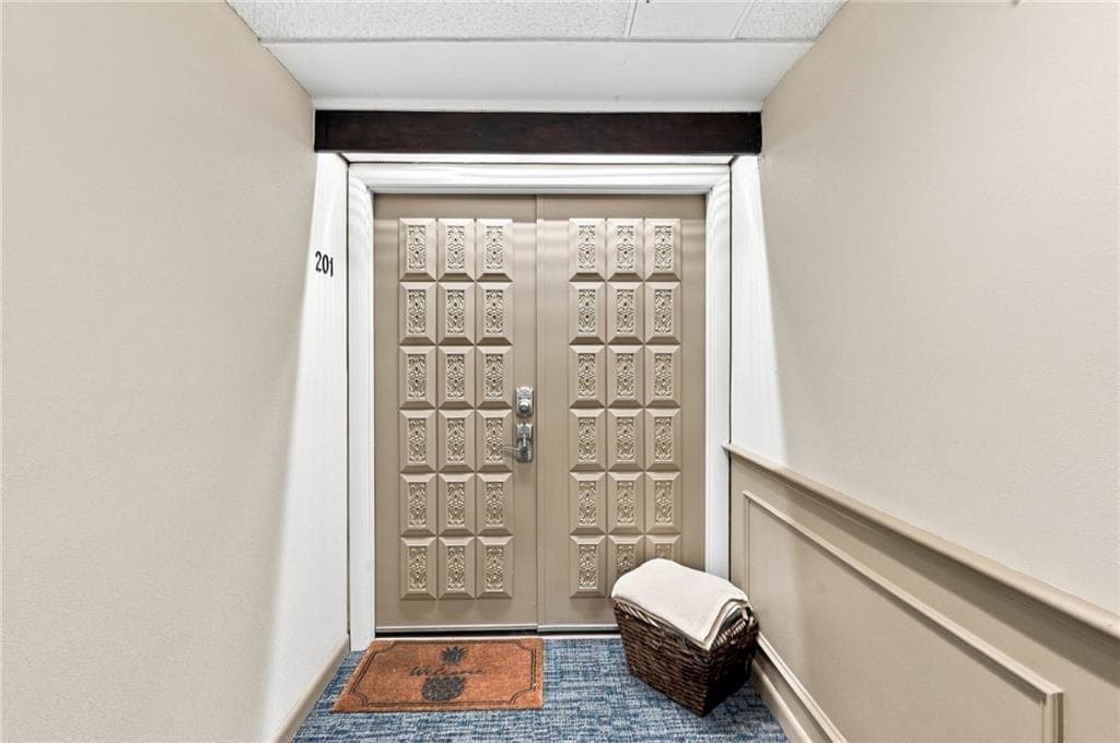 Condominium at 125 Van Zandt Avenue UNIT 201, Newport, photo 36 of 47