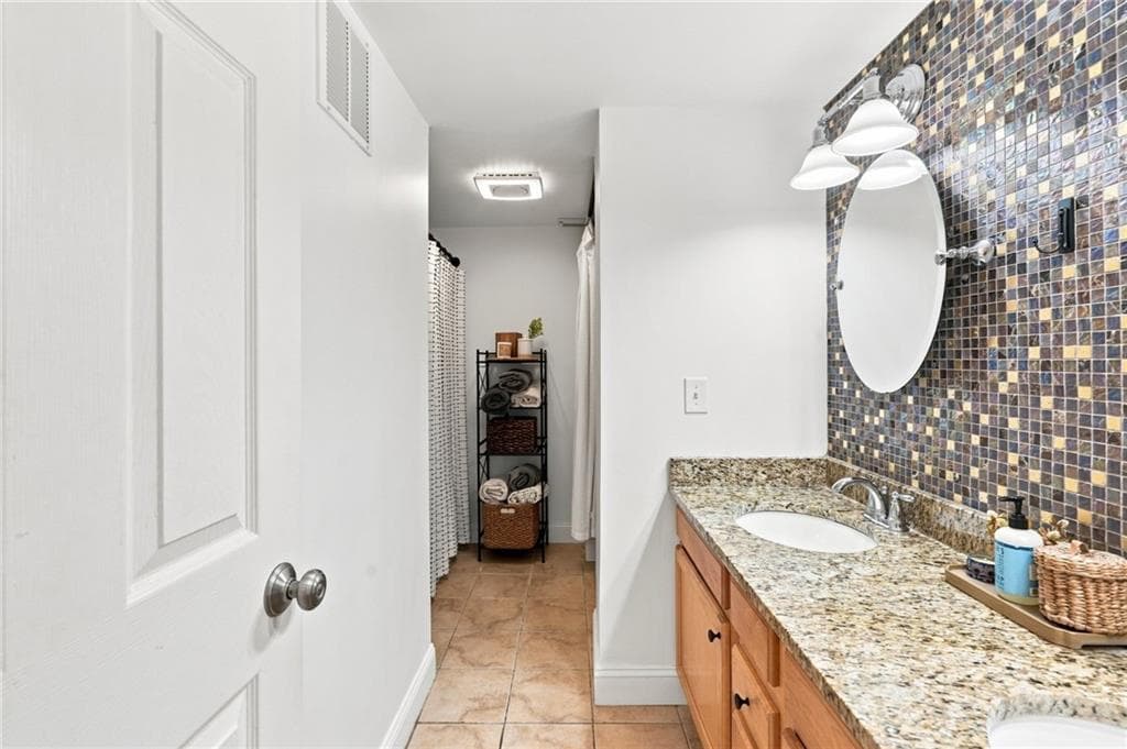 Condominium at 125 Van Zandt Avenue UNIT 201, Newport, photo 32 of 47