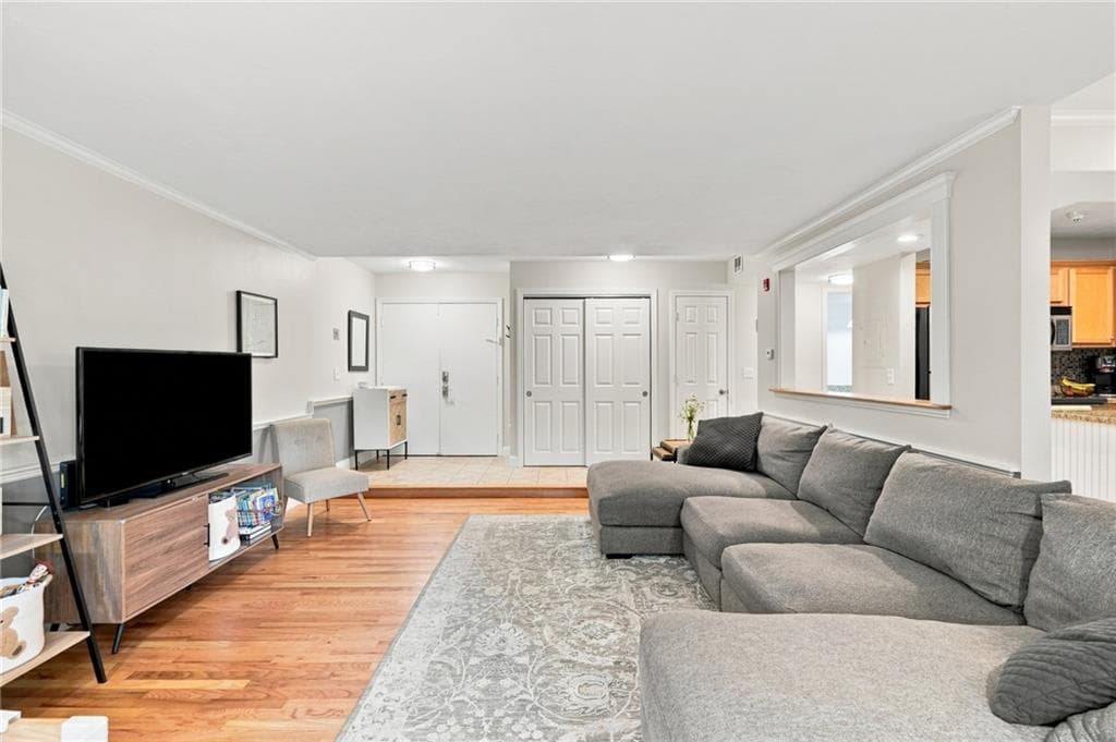 Condominium at 125 Van Zandt Avenue UNIT 201, Newport, photo 5 of 47