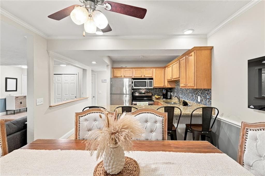 Condominium at 125 Van Zandt Avenue UNIT 201, Newport, photo 9 of 47