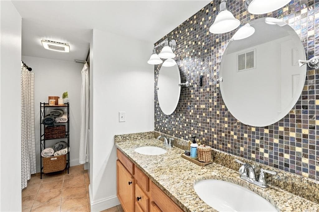 Condominium at 125 Van Zandt Avenue UNIT 201, Newport, photo 30 of 47