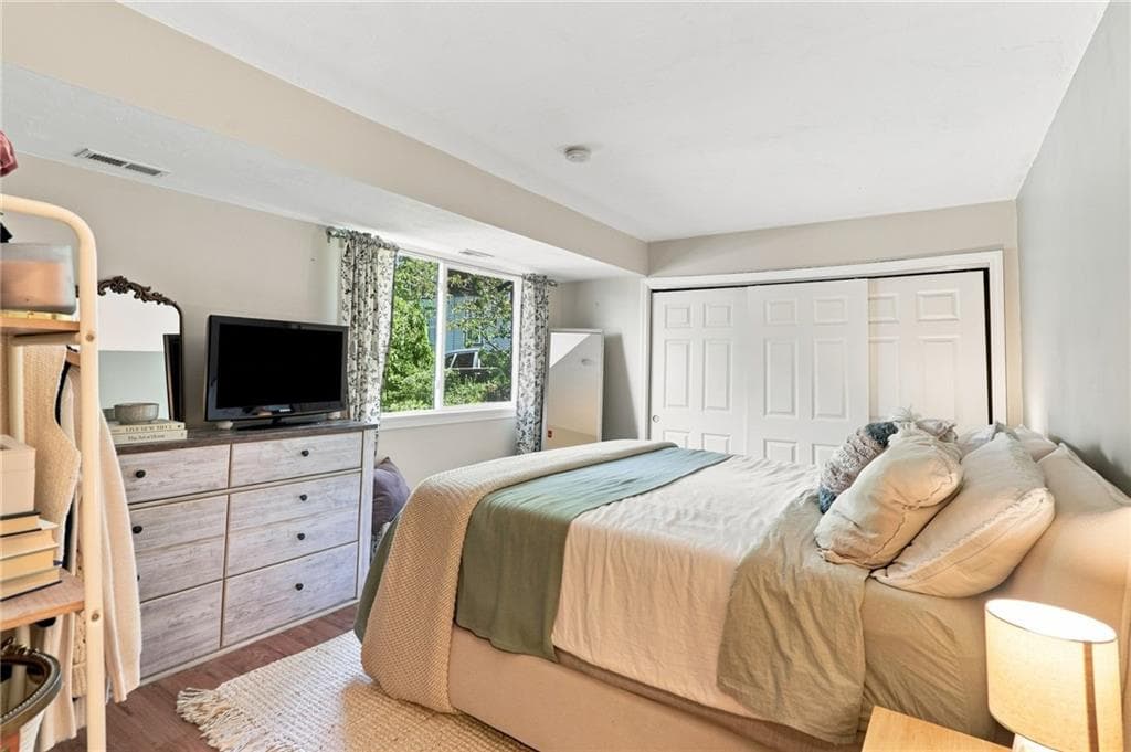 Condominium at 125 Van Zandt Avenue UNIT 201, Newport, photo 18 of 47