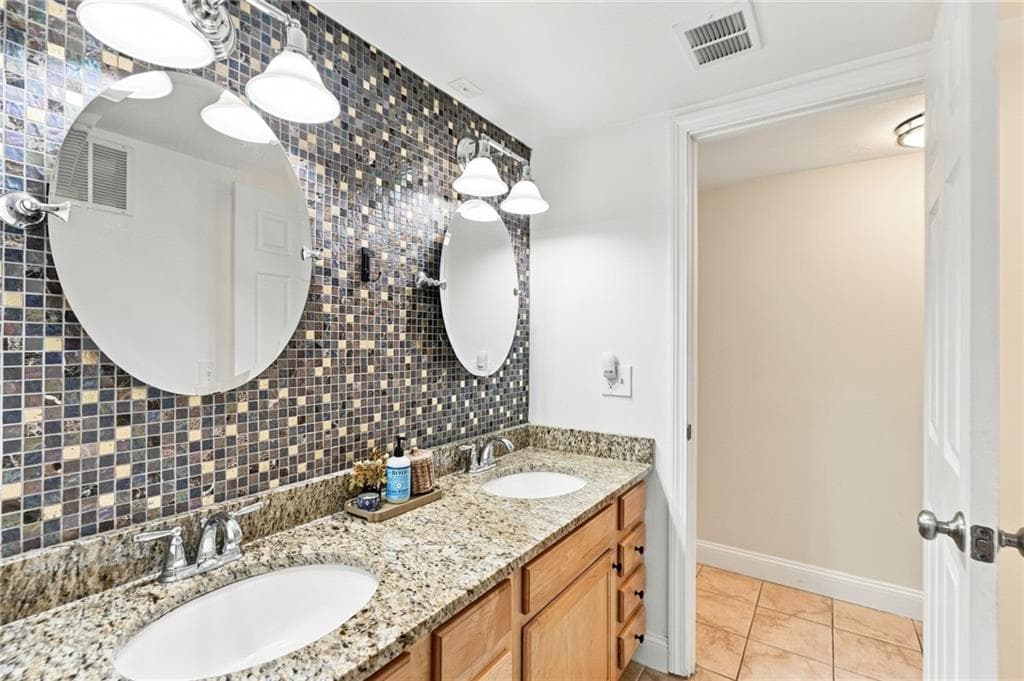 Condominium at 125 Van Zandt Avenue UNIT 201, Newport, photo 31 of 47