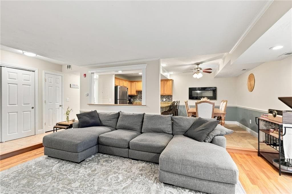 Condominium at 125 Van Zandt Avenue UNIT 201, Newport, photo 4 of 47