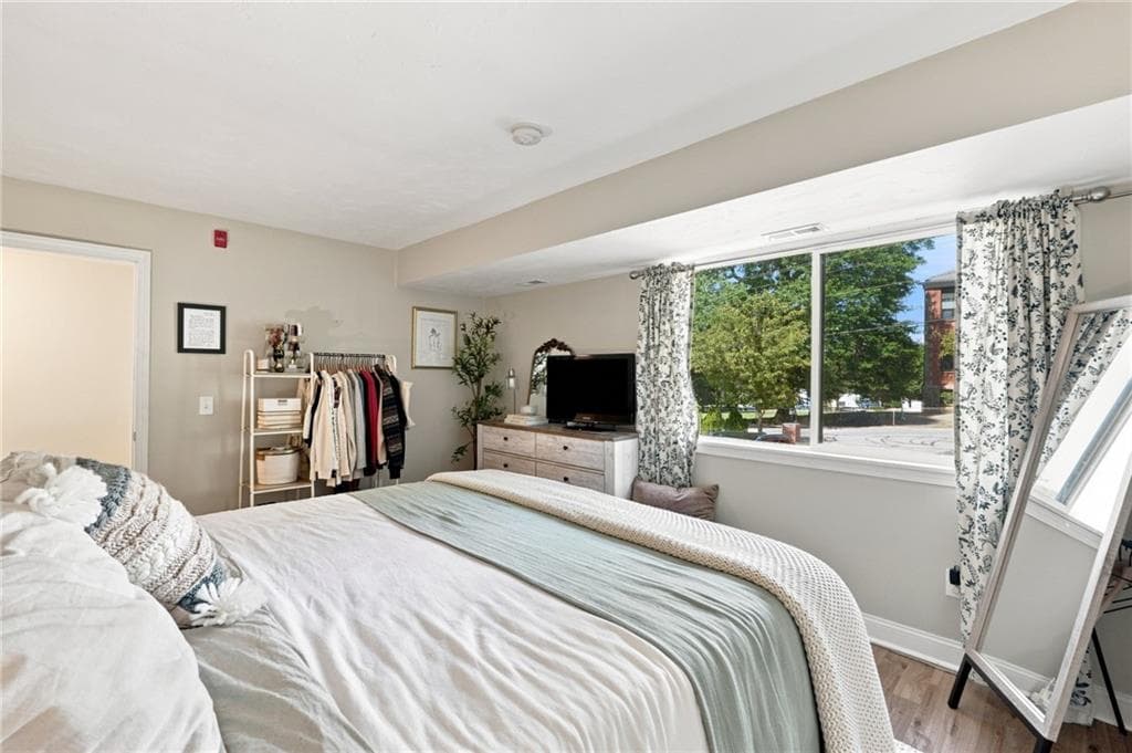 Condominium at 125 Van Zandt Avenue UNIT 201, Newport, photo 21 of 47