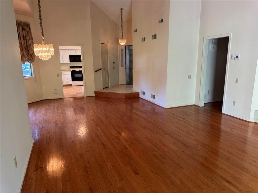 Condominium at 66 Nipmuc Trail UNIT F, North Providence, photo 2 of 39
