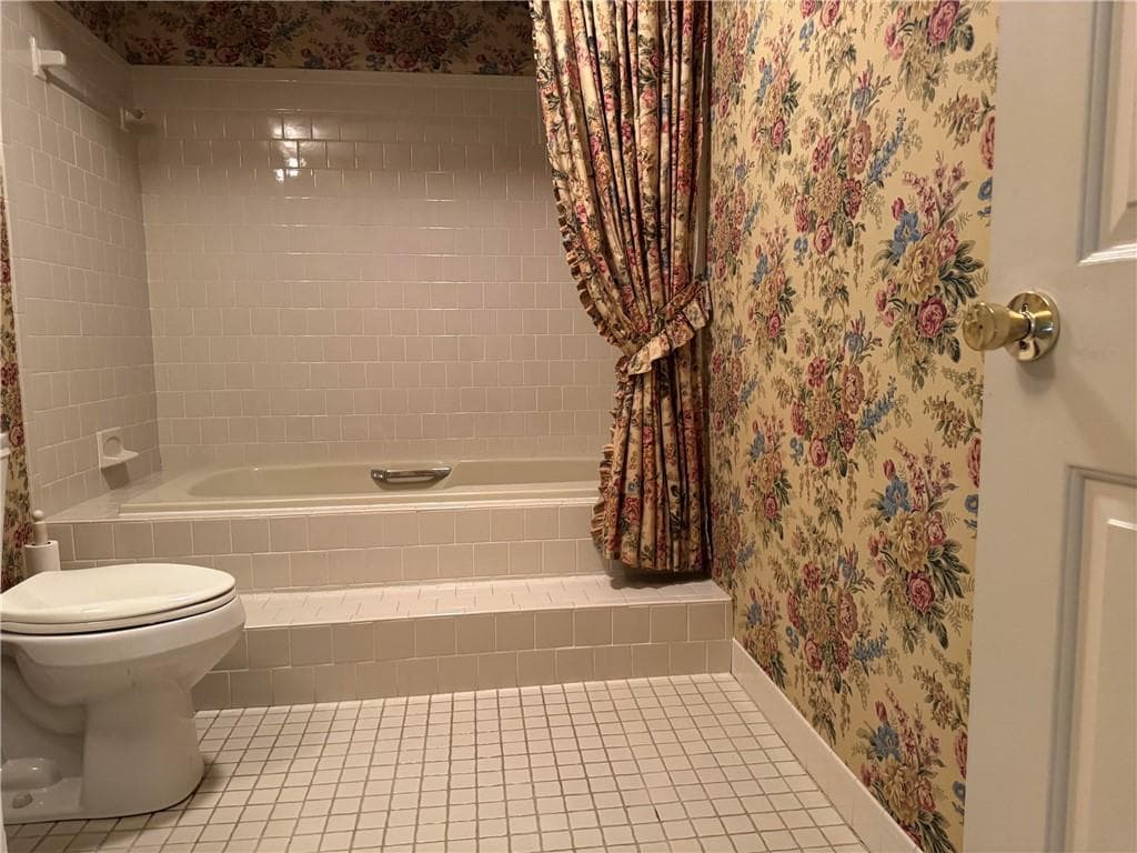 Condominium at 66 Nipmuc Trail UNIT F, North Providence, photo 20 of 39