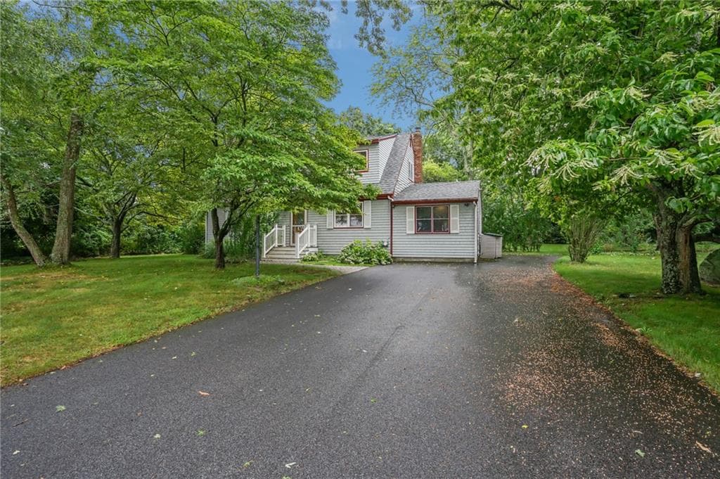 Single Family Residence at 57 Bancroft Drive, Portsmouth, photo 5 of 43