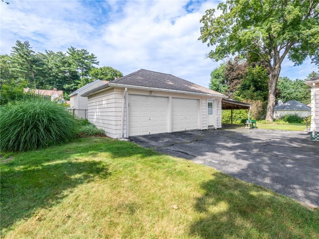 Single Family Residence at 3 Diana Avenue, Smithfield, photo 24 of 26