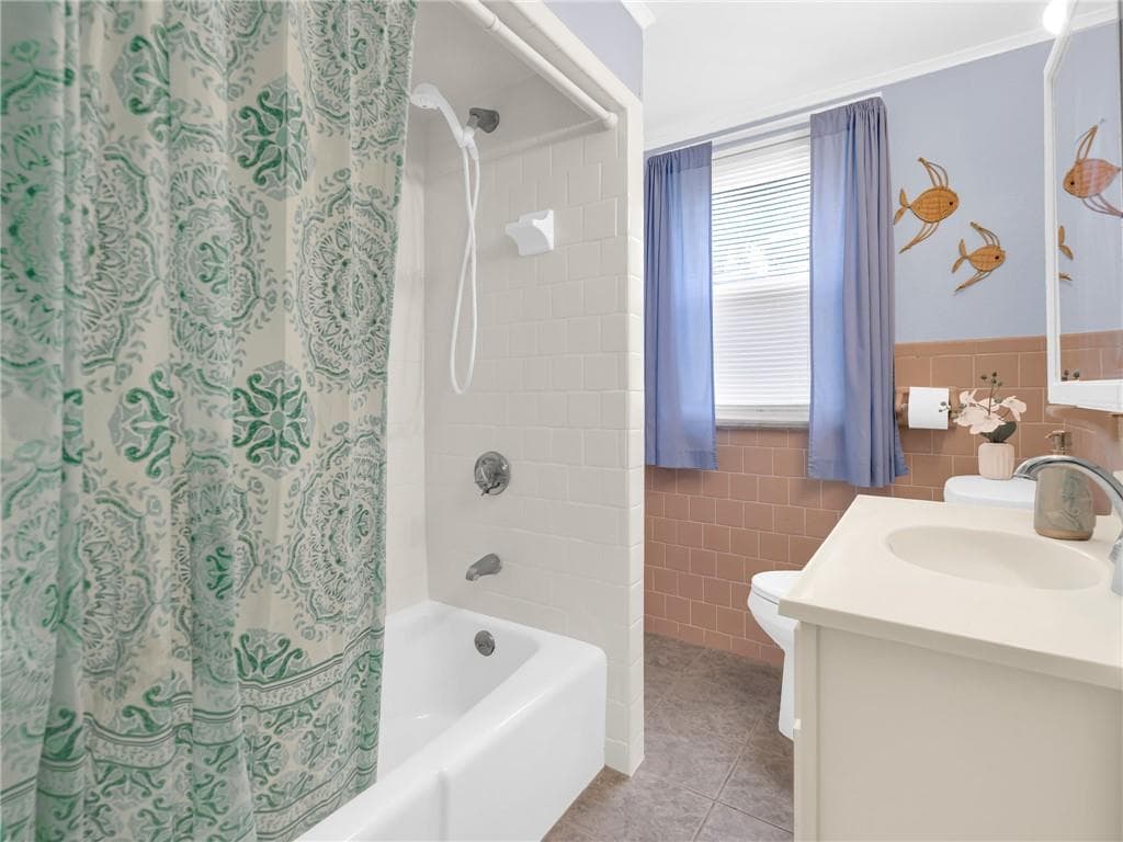 Single Family Residence at 3 Diana Avenue, Smithfield, photo 19 of 26