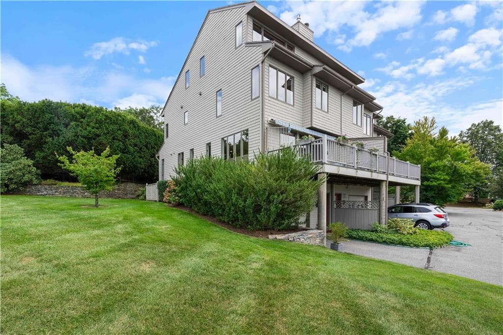 138 Windward Lane photo 2