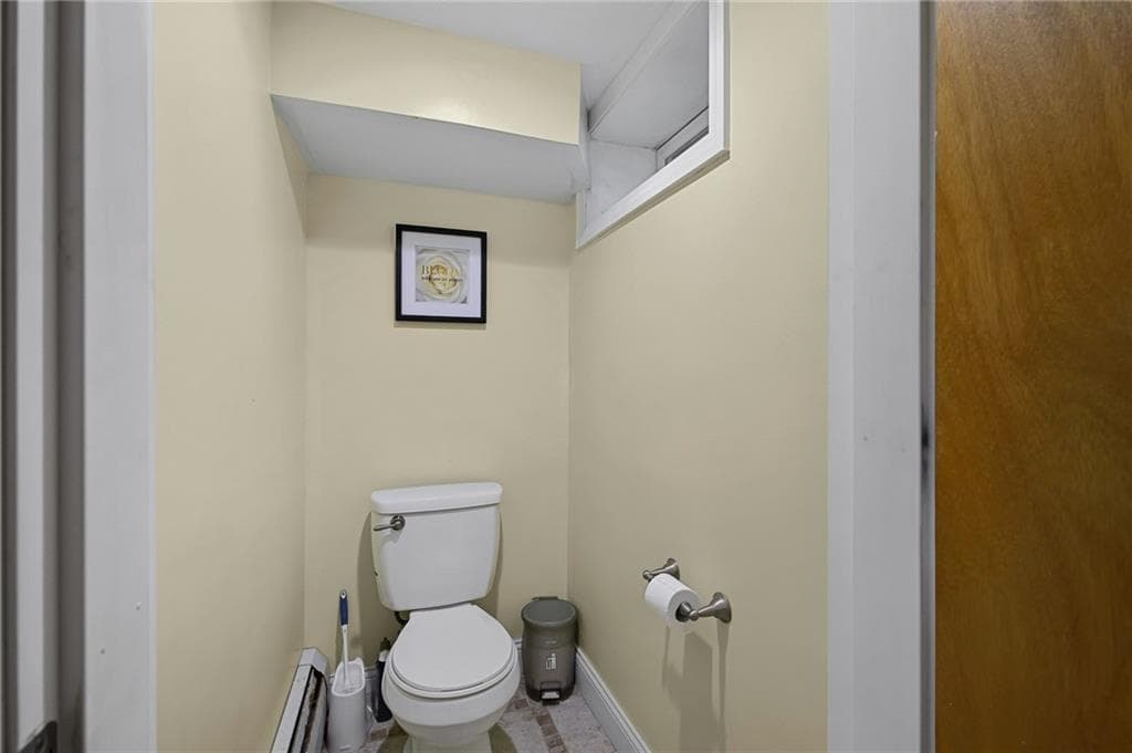 402 Webster Avenue photo 15