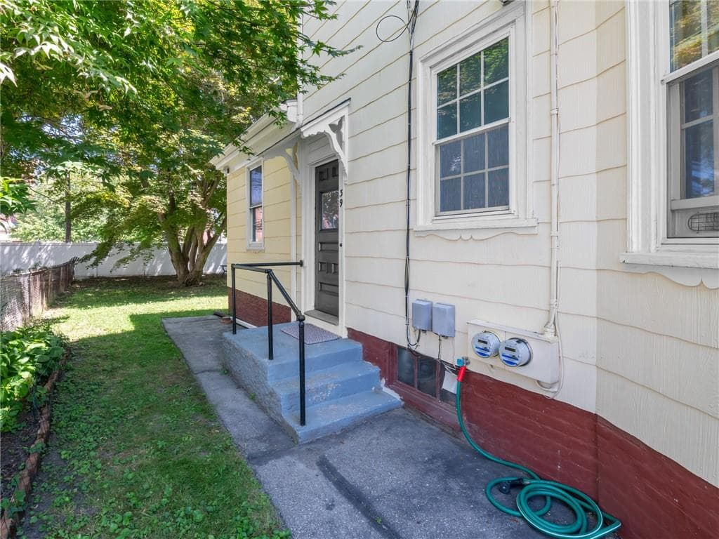 Multi Family at 37 39 Trenton Street, Pawtucket, photo 22 of 25