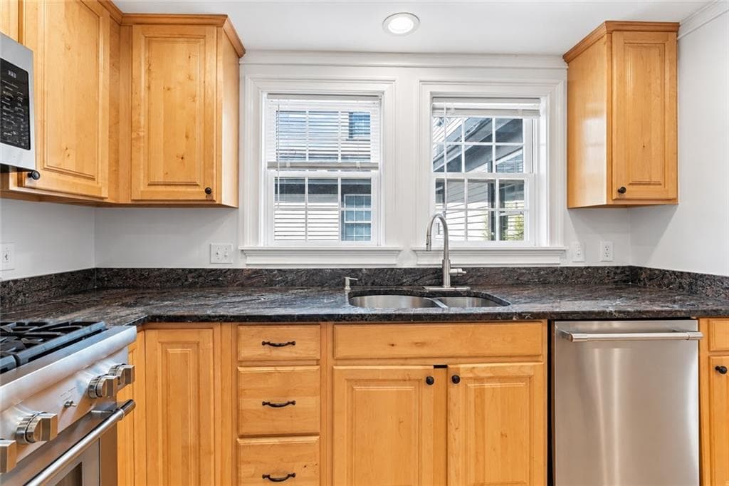 Condominium at 17 Bank Street UNIT D, Warwick, photo 7 of 44