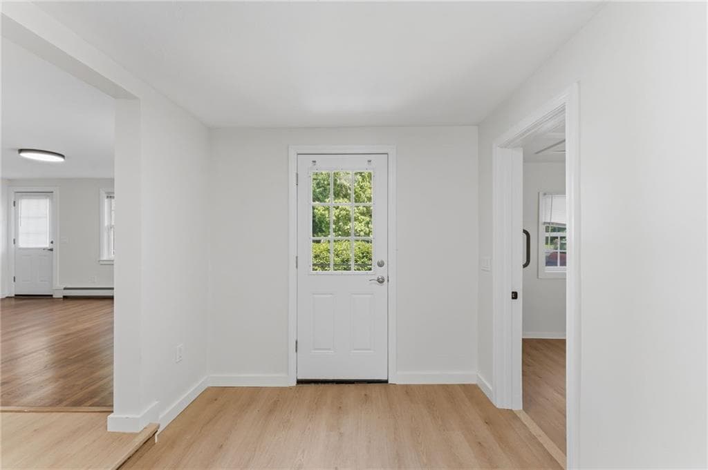 Single Family Residence at 430 Ten Rod Road, Exeter, photo 11 of 31