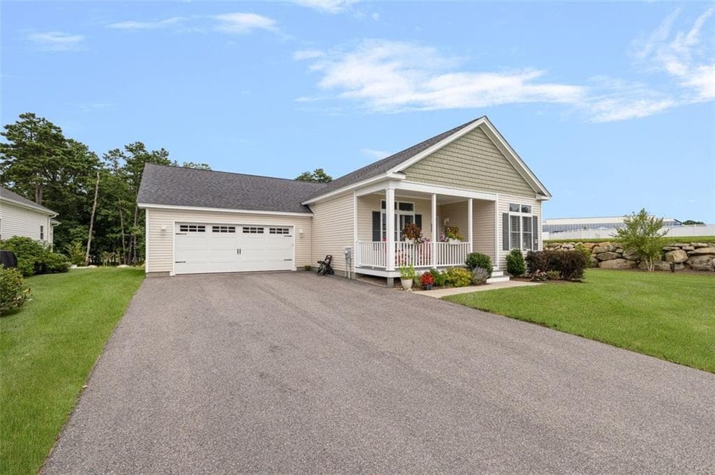 Condominium at 156 Driver Lane, South Kingstown, photo 2 of 36
