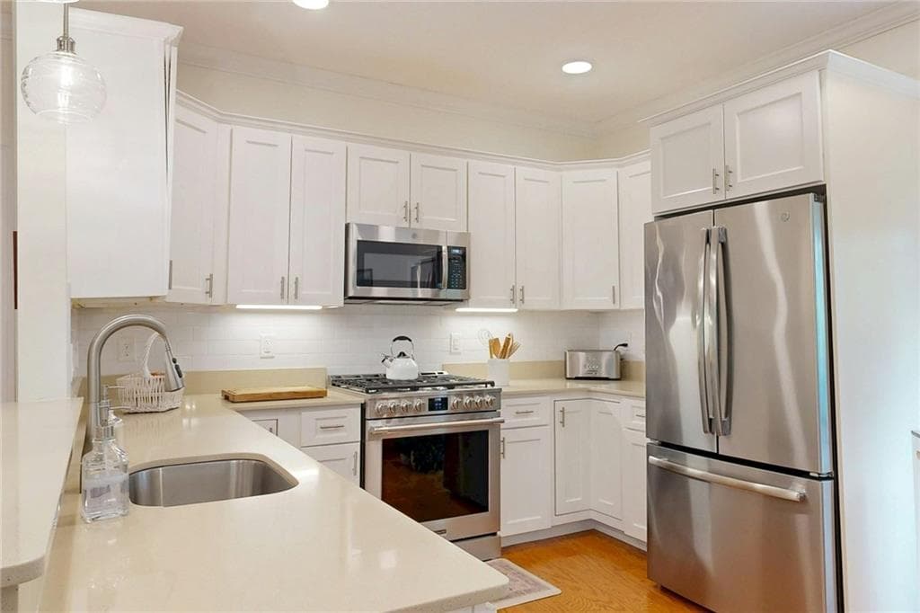 1404 South County Trail UNIT 203 photo 12