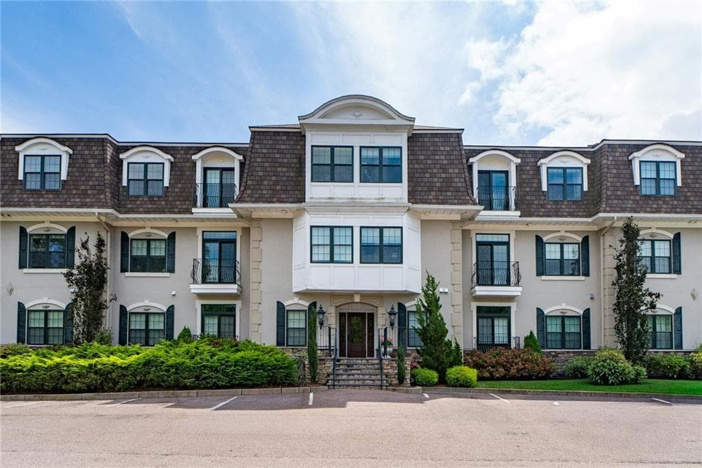 1404 South County Trail UNIT 203