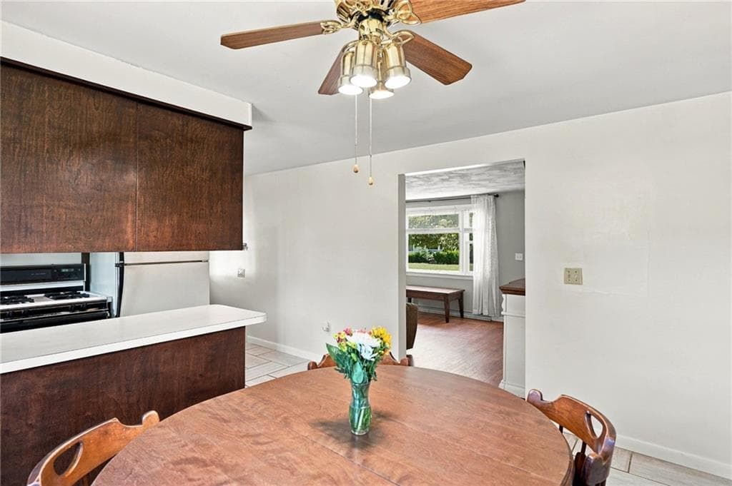 Single Family Residence at 197 Glen Drive, Warwick, photo 12 of 35