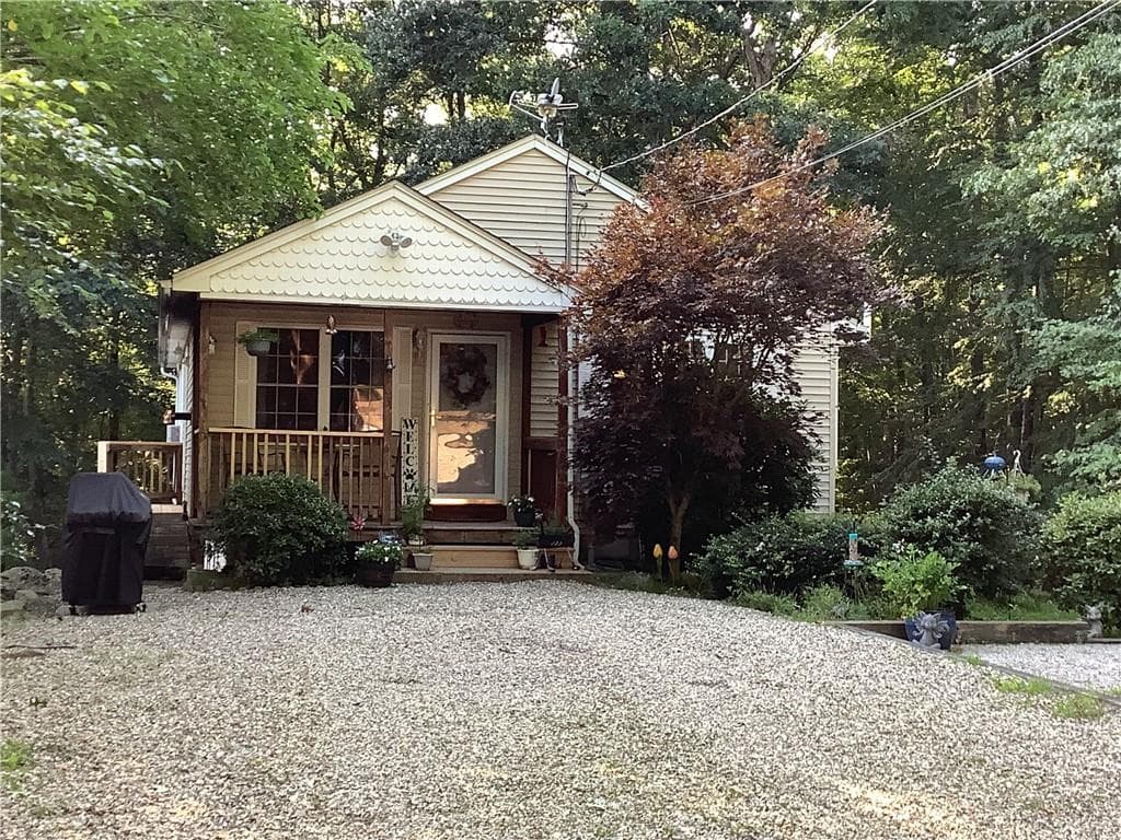 Single Family Residence at 163 Lake Washington Drive, Glocester, photo 2 of 36