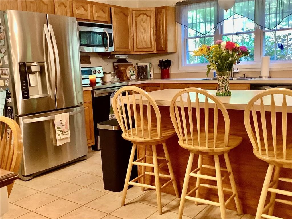 Single Family Residence at 163 Lake Washington Drive, Glocester, photo 5 of 36