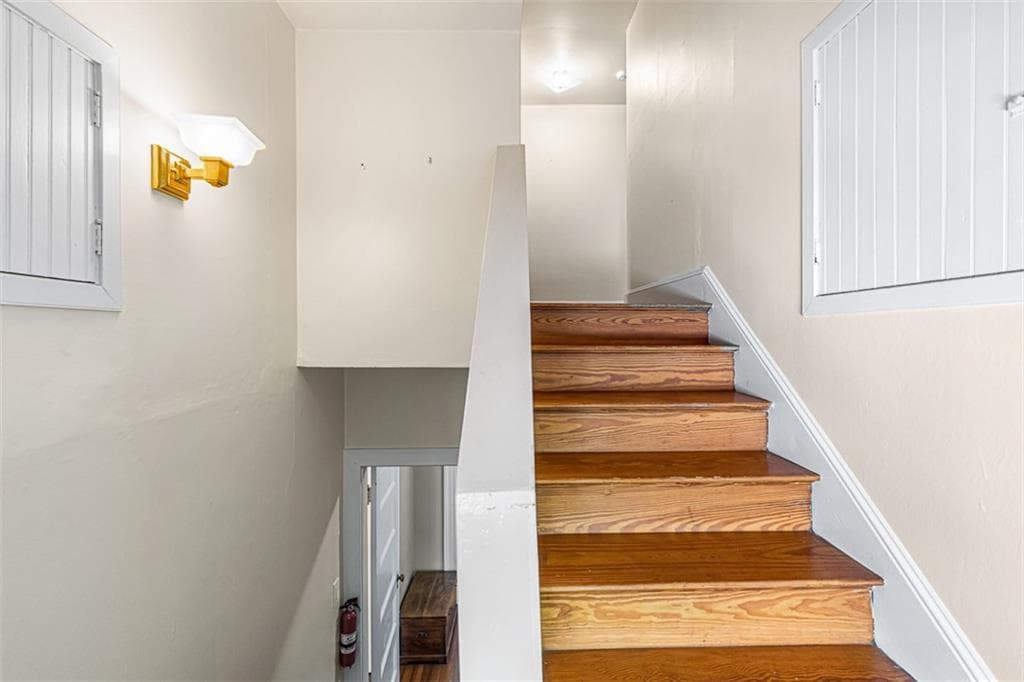 Single Family Residence at 248 Morris Avenue, Providence, photo 35 of 50