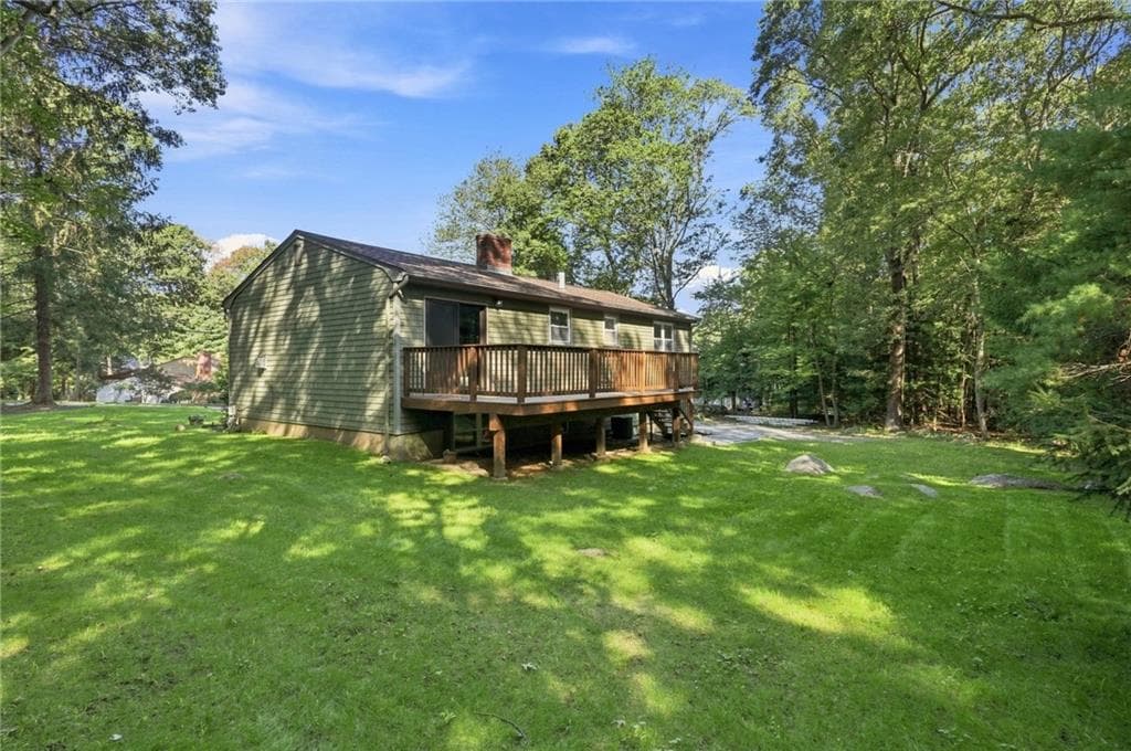 Single Family Residence at 154 Spring Valley Drive, East Greenwich, photo 3 of 29