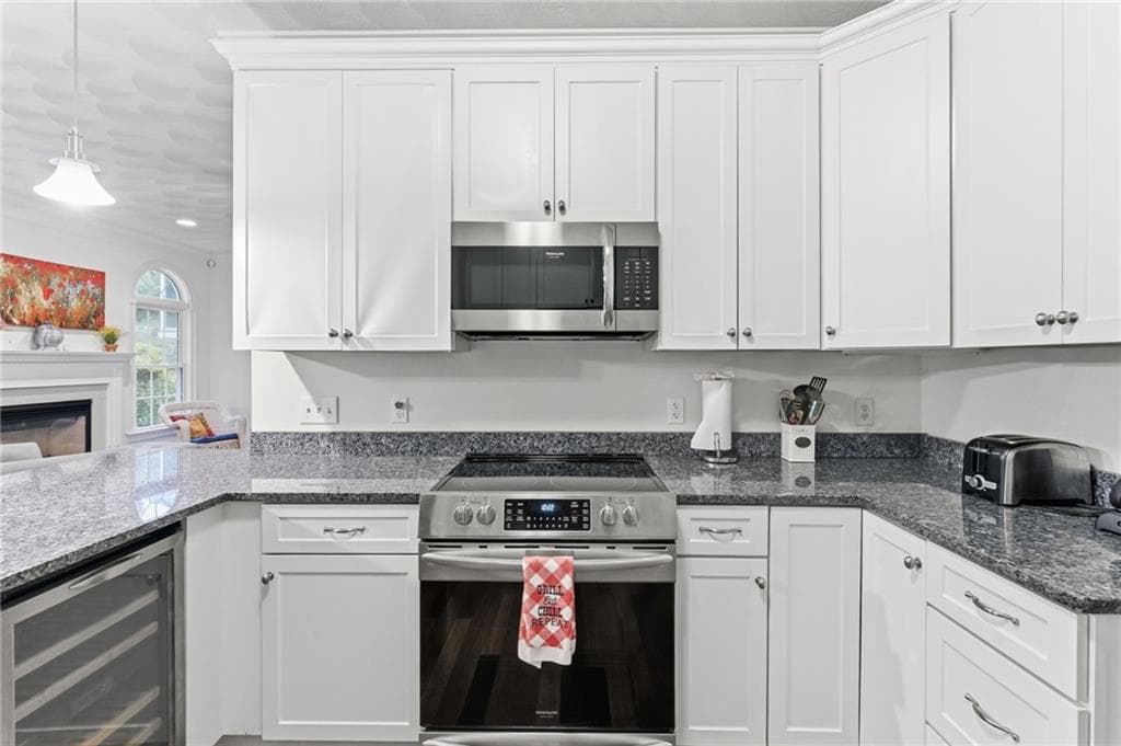 Condominium at 31 Butterfly Drive, Westerly, photo 6 of 49