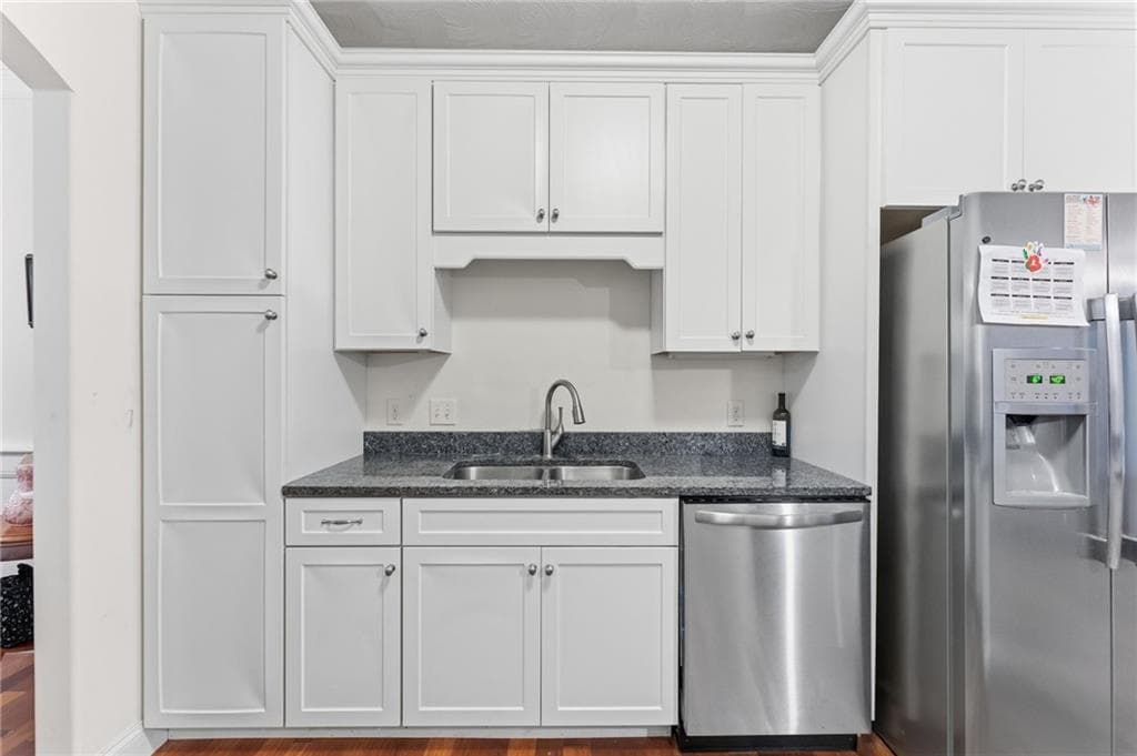 Condominium at 31 Butterfly Drive, Westerly, photo 7 of 49