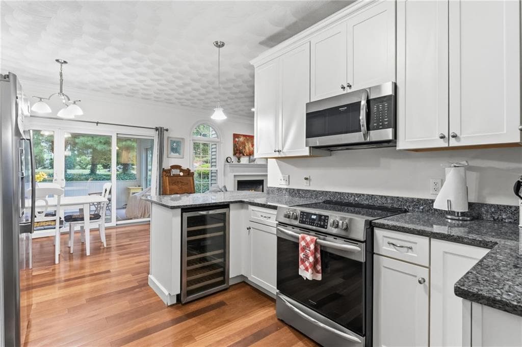 Condominium at 31 Butterfly Drive, Westerly, photo 4 of 49