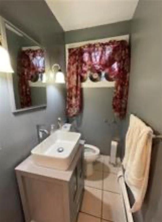 Single Family Residence at 79 Barrows Street, Providence, photo 3 of 13