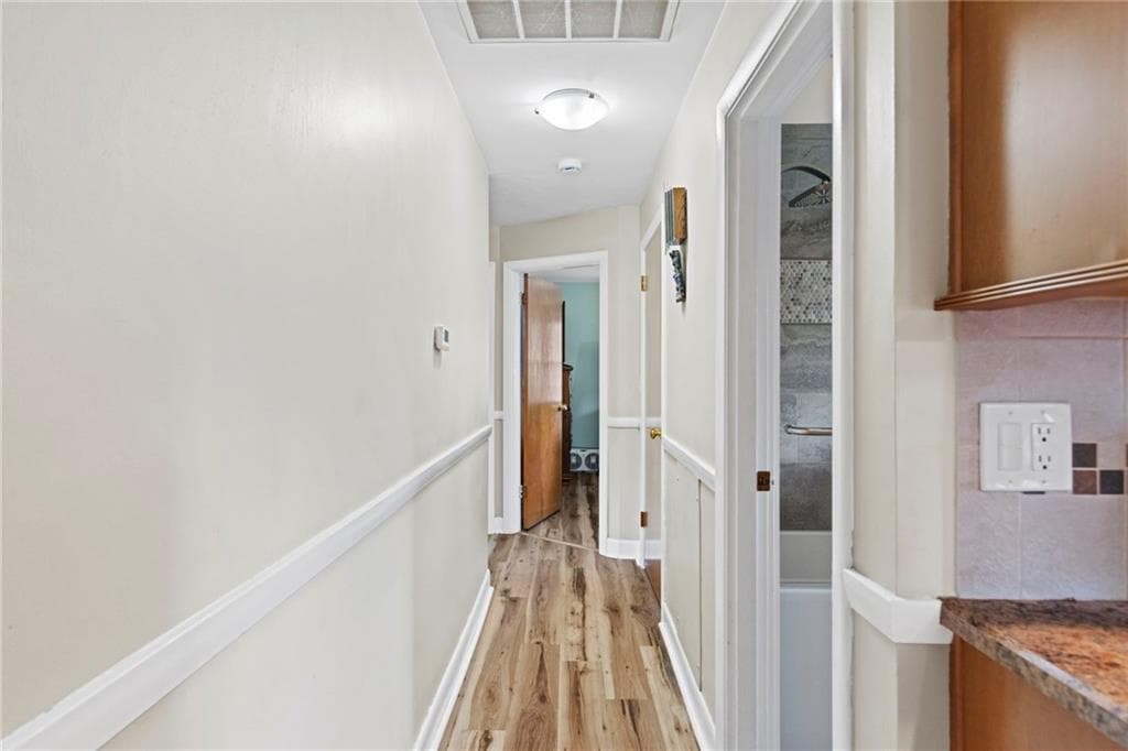 Single Family Residence at 30 Farnum Road, Warwick, photo 18 of 46